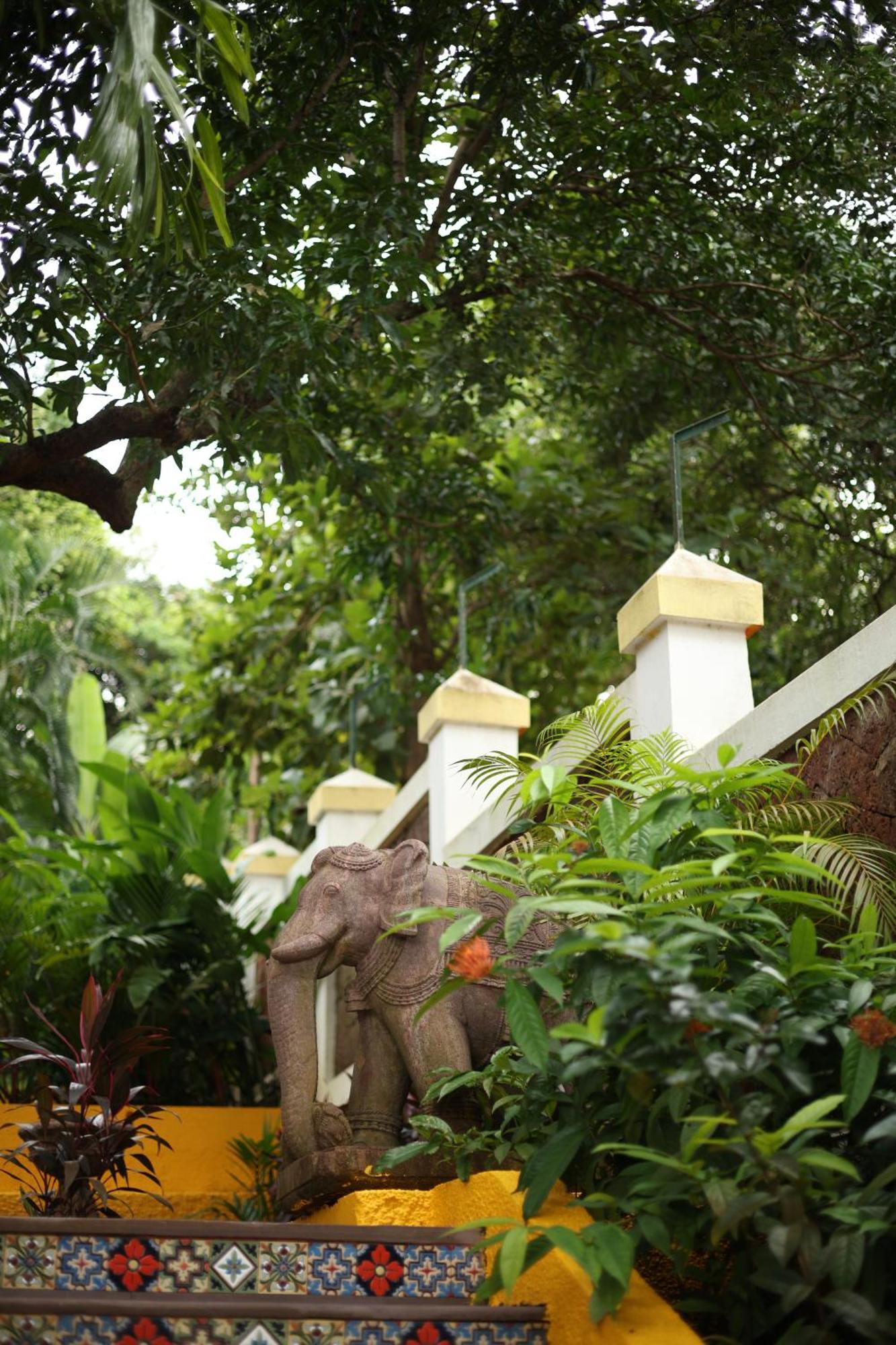 ชานติ โมราด้า บูทีค โฮเต็ล Hotel กาลังกูติ ภายนอก รูปภาพ